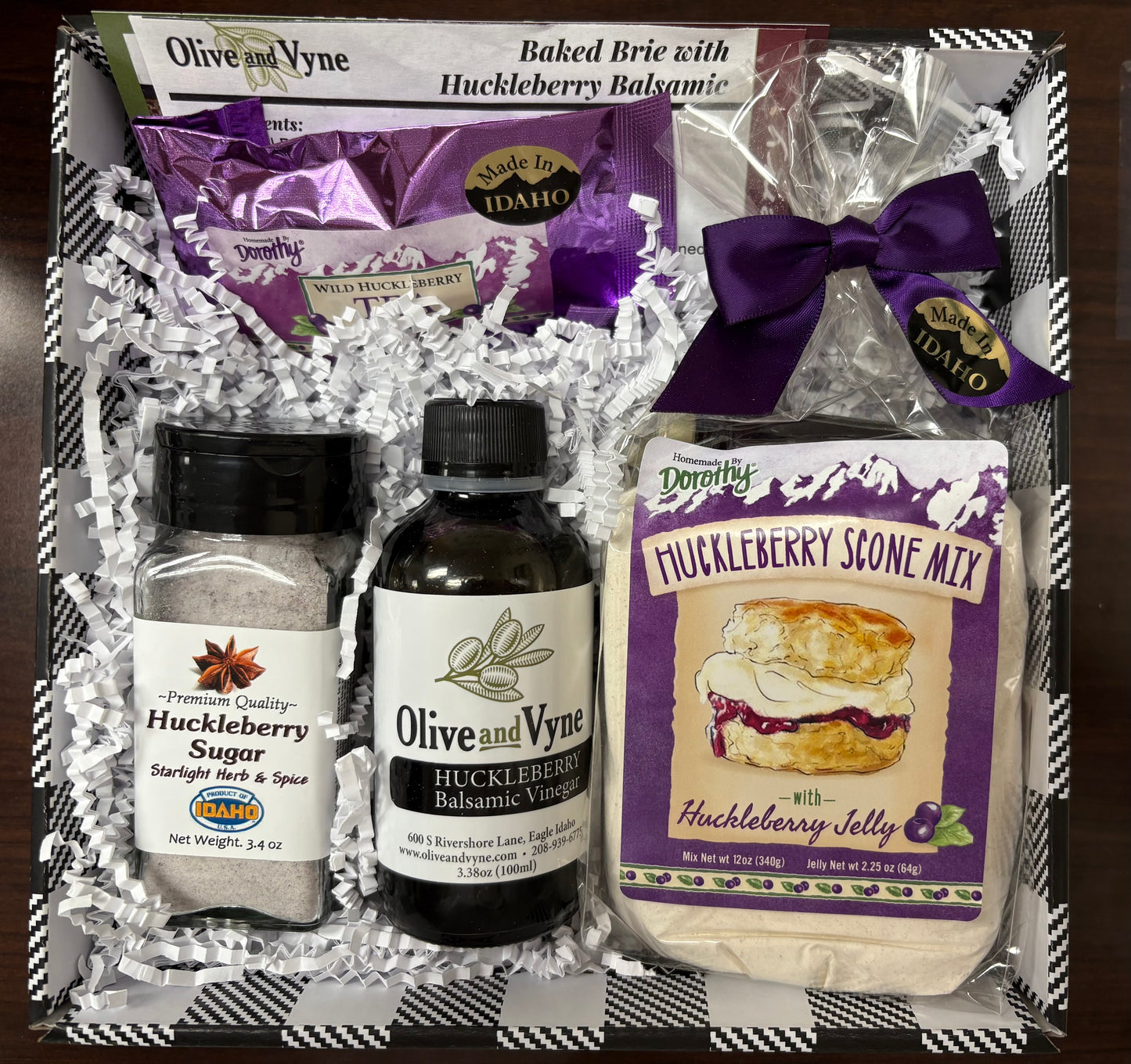Huckleberry Gift Box      8 x 8